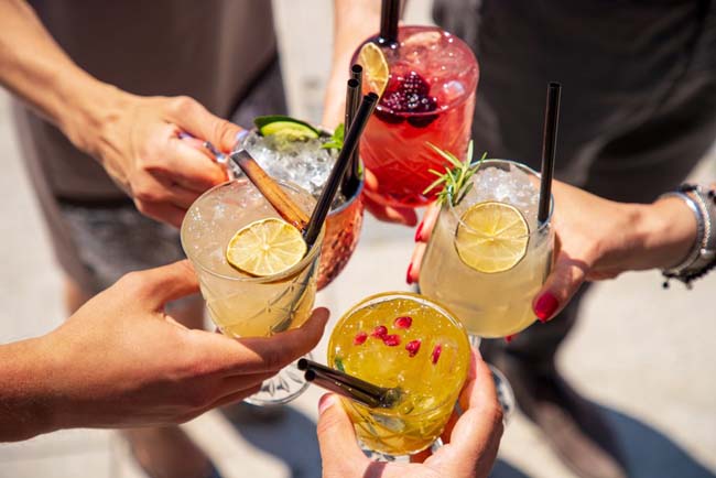 6 HEALTH BENEFITS OF MOCKTAILS